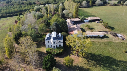 Home on 13 hectares with manor and outbuildings