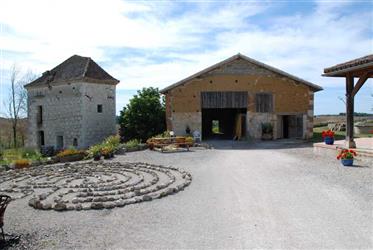 Handsome stone farmhouse with letting gîte and potential for 2-3 more, nr Moissac Tarn et Garonne