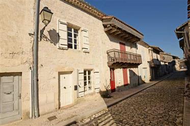 Adorable maison de village avec jardin, bastide de Tarn et Garonne