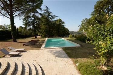 Charming stone country house in 3 acres with heated pool, Lauzerte, Tarn et Garonne