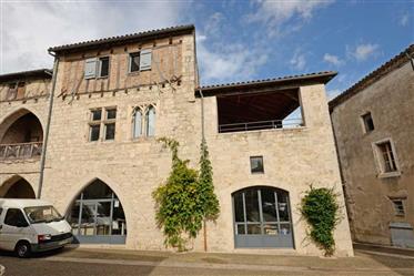 An exceptional residence in the heart of a hilltop bastide in Tarn et Garonne