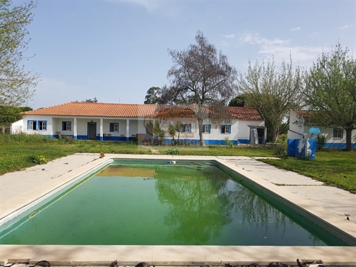 Farm with 3 buildings and swimming pool 10 minutes from Grândola!
