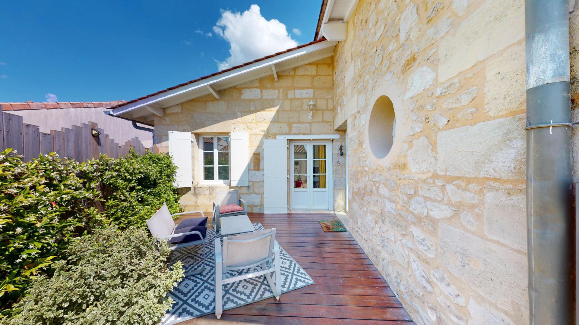 Purchase: Luxury property (33500)