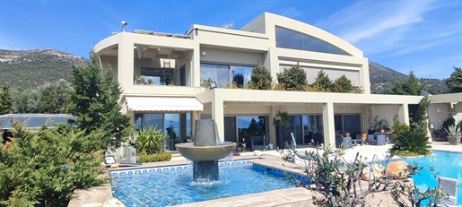 934360 - Villa à vendre à Eretria, 390 m², €1,150,000