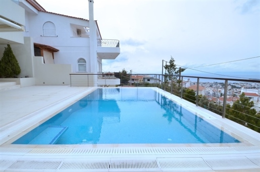 (For Sale) Residential Detached house || East Attica/Voula - 570 Sq.m, 5 Bedrooms, 2.200.000€