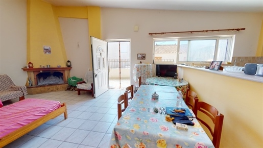 (De vânzare) Casă unifamilială rezidențială || Prefectura Messinia / Messini - 93 mp, 2 dormitoare,