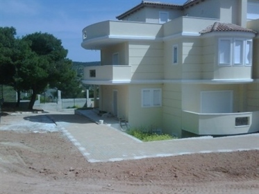 (For Sale) Residential Villa || East Attica/Markopoulo Mesogaias - 530 Sq.m, 1.500.000€