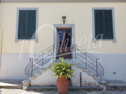 Villa o villino di 290 m2 a Lucca