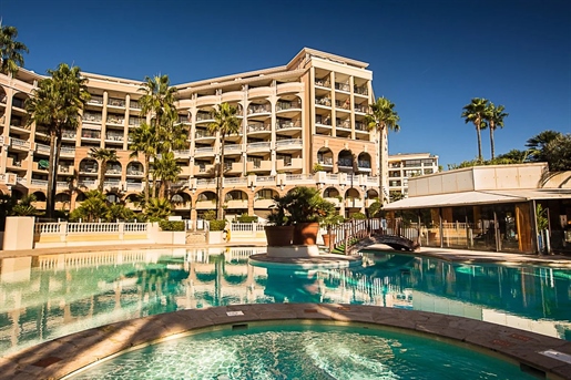 Cannes: apartamento de 1 dormitorio directamente en el Mediterráneo