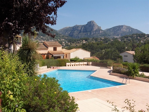 Provencal small terraced house close to the old town - swimming pool