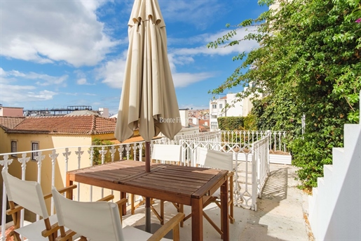 Stunning 2+1 bedroom property located in the heart of Lisbon