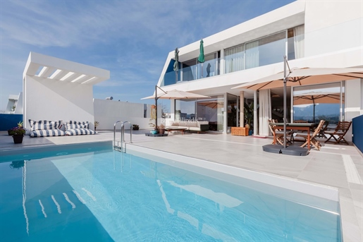 Atemberaubende Villa mit moderner Architektur in Sintras Cabriz