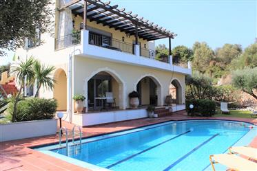 6 bed Villa Almyrida with pool and sea views