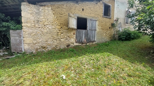 Village house to renovate, sector "Near Aurignac"...