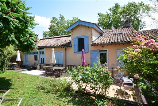 Atypical full of charm with a gîte