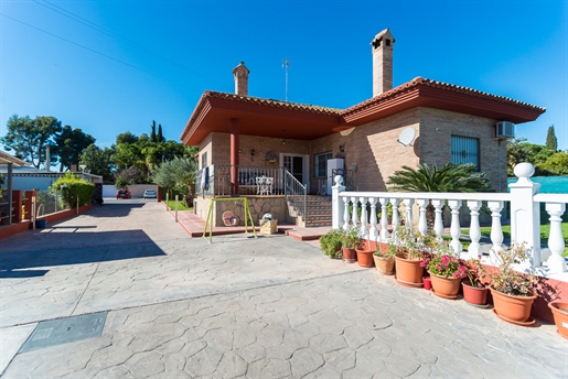 Property with stable only 20 minutes from Valencia City