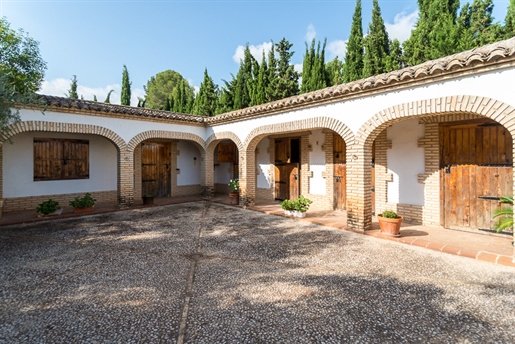 Unique property with its own stables in Canals, Valencia