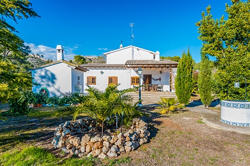Villa for sale in great location, Xativa, Valencia.