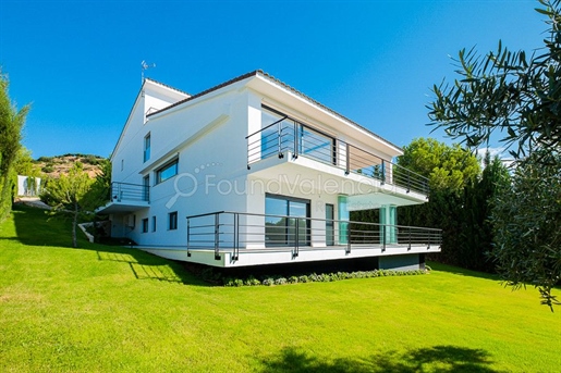 Luxurious, high quality property in El Bosque Valencia