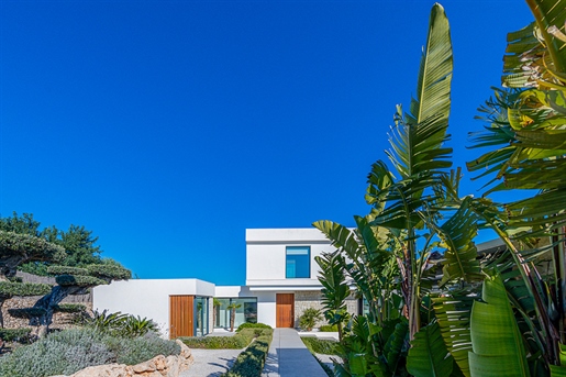 Belle villa moderne avec des vues inimaginables à San Cristobal Alberic.