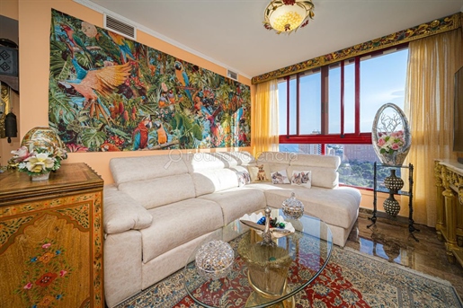 Penthouse for sale in one of the most prestigious buildings in Benidorm