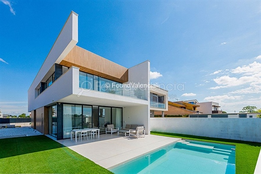 Magnificent newly built property located in Albal Valencia