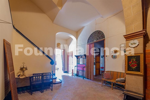 Townhouse in the heart of the Medieval quarter of Bocairent