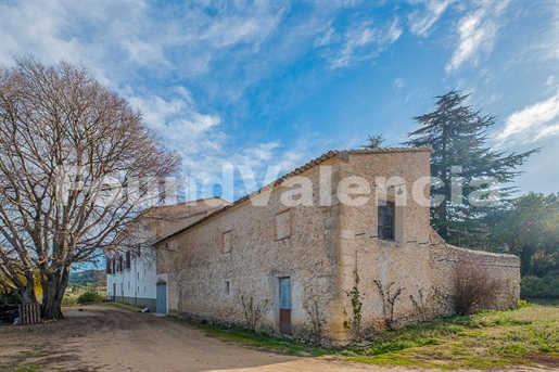 Large farm house of 1888m2 for sale in Bocairente Valencia