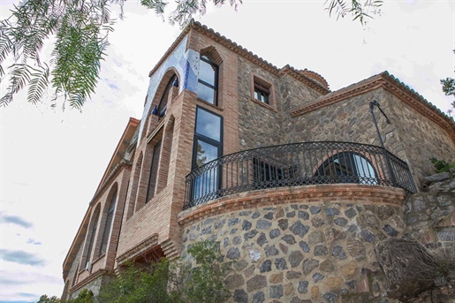 Impresionante villa en venta en Gilet, Valencia Content