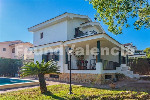 Detached house close to L´Eliana Valencia