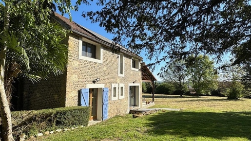 Hamlet house with gîte in 5000 m² of parkland