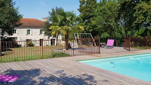 Fully Renovated Hamlet House With Swimming Pool