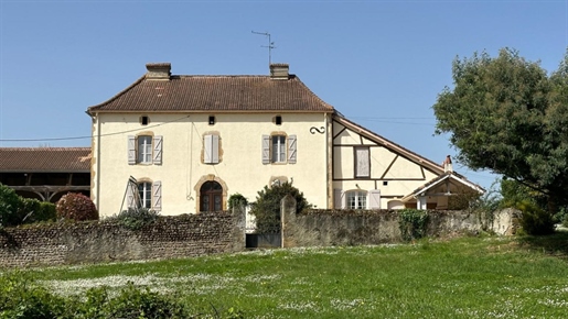 Maison De Maitre With Outbuildings