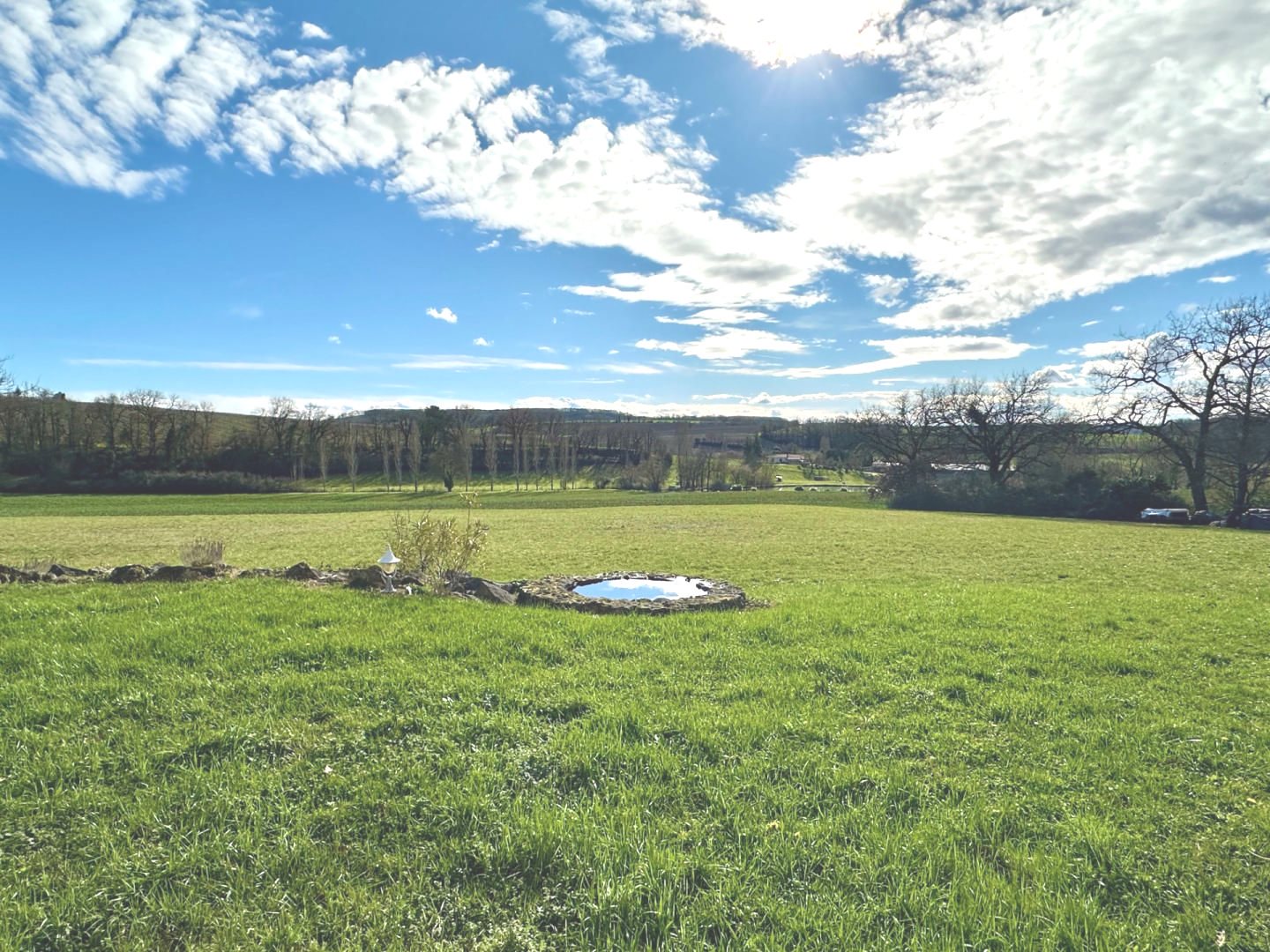 Maison De Campagne En Pierre Sur Plus D'un Hectare
