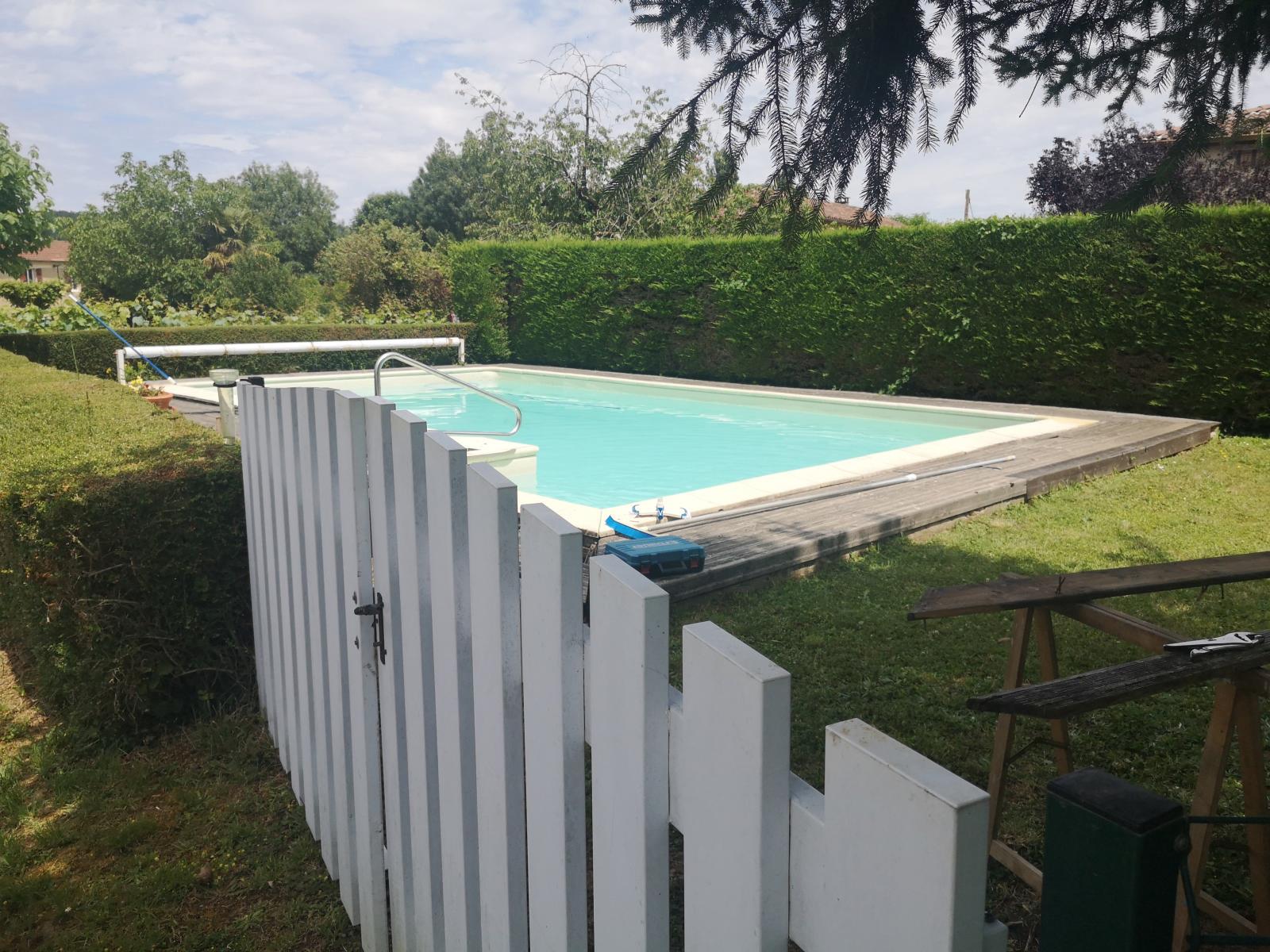 Comfortable village house with swimming pool near Auch