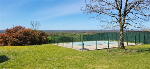 Causses Natural Park - Spacious Quercy House with view and swimming pool on 1240 m²
