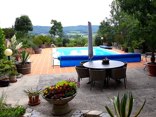 Cahors area - Atypical house on 1ha with panoramic view and swimming pool