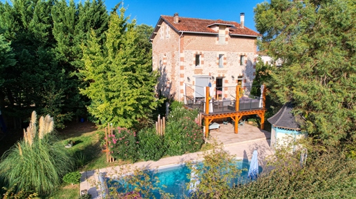 Character stone house with swimming pool in Saint Sylvestre sur Lot