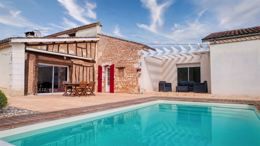 Authenticity and great comfort of life stone house with swimming pool in Montpezat d'Agenais