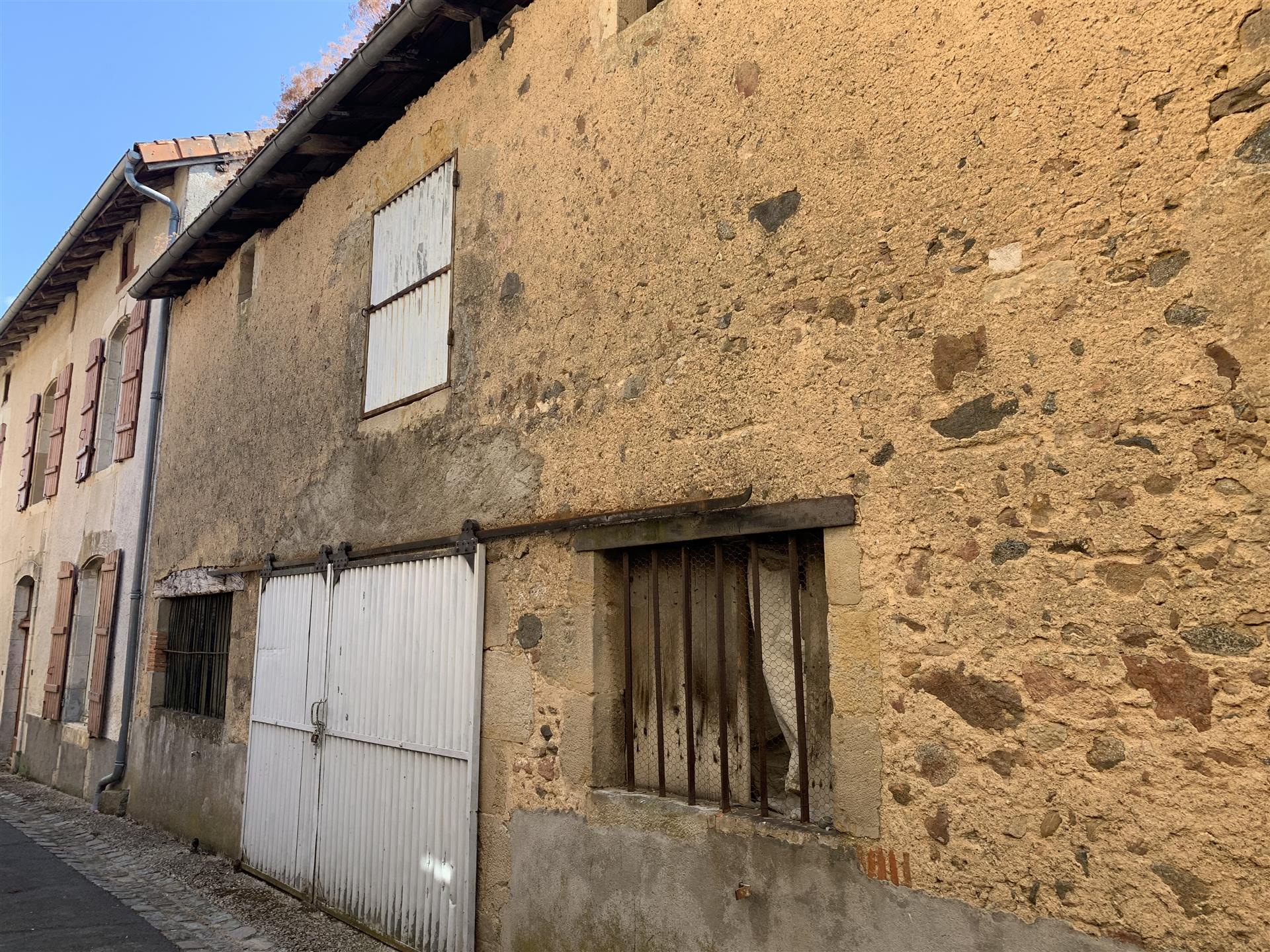 Old Hostelry with loads of original features!