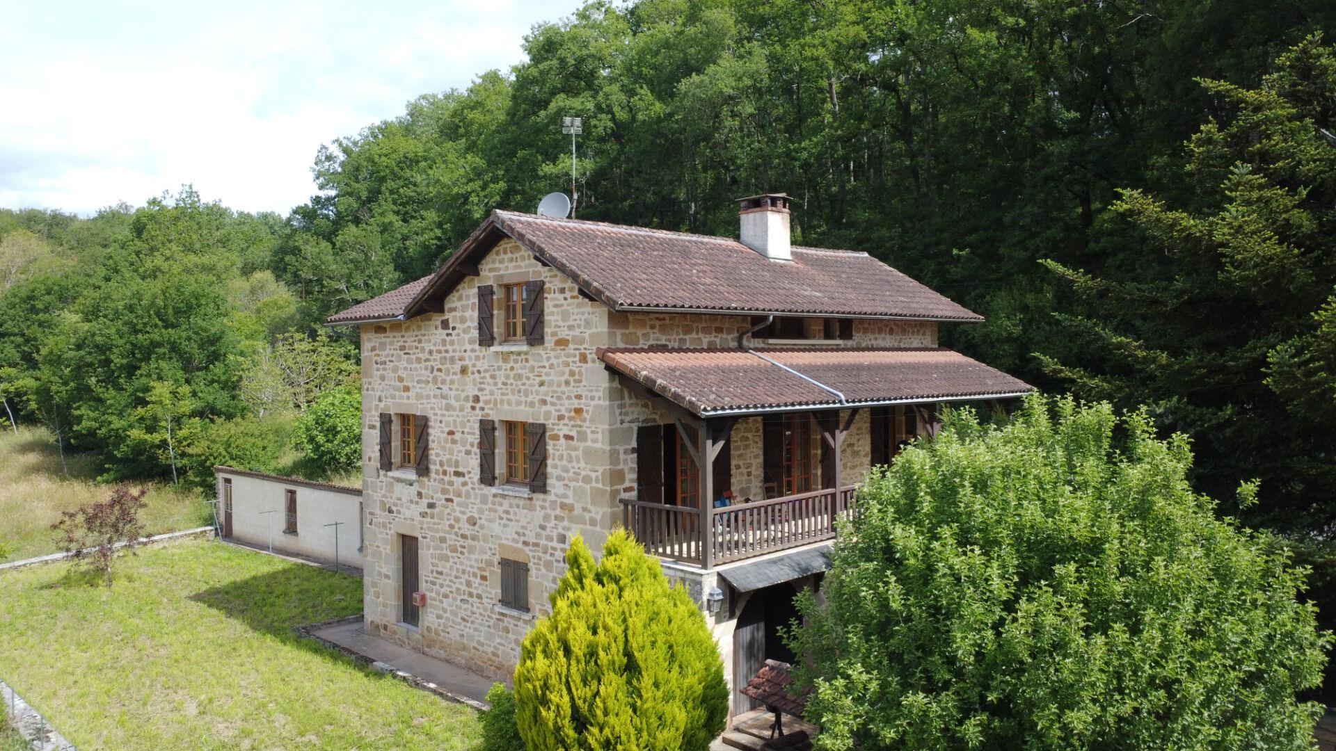 Stone house located 10 minutes from Figeac