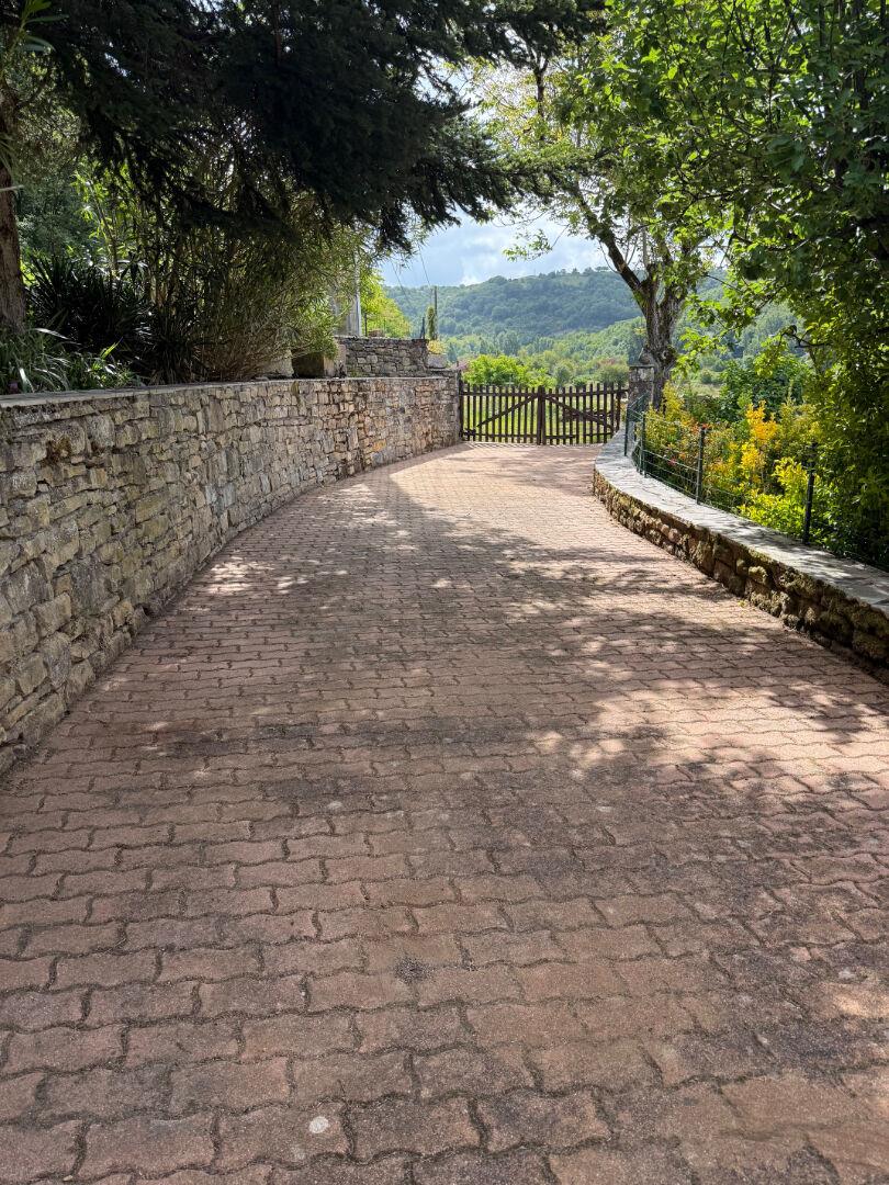 Stone house located 10 minutes from Figeac