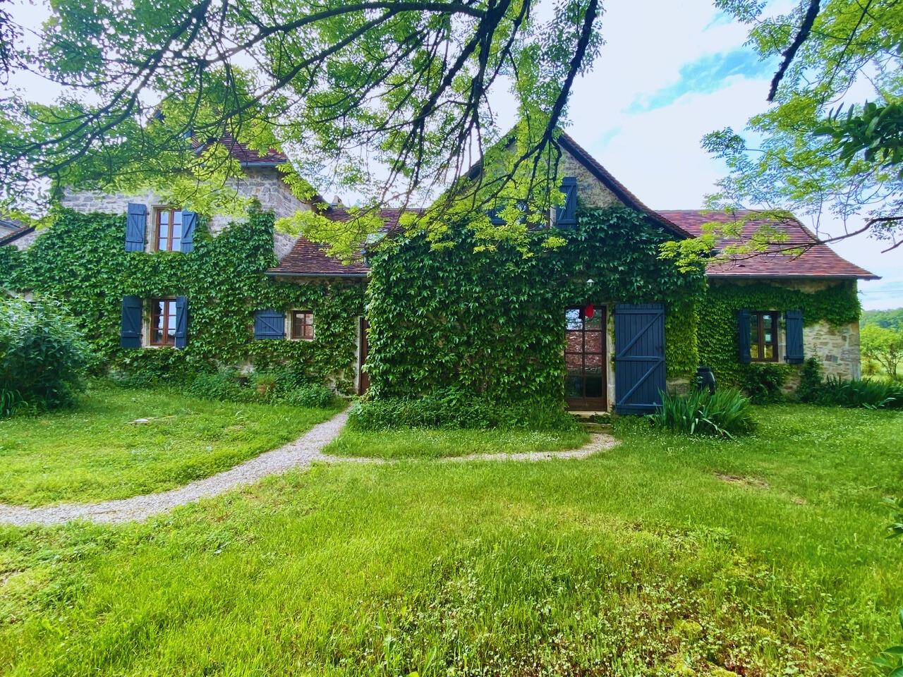 Restored stone house 15 km from Figeac