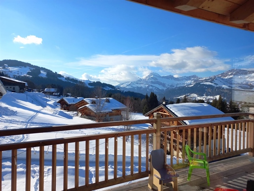 Half chalet with 3 bedrooms + a mezzanine with stunning views in Notre Dame de Bellecombe (73590)