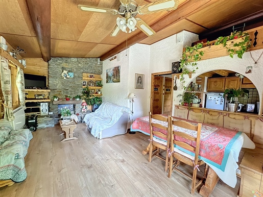 Chalet with garden and view in the centre of Flumet (73590)