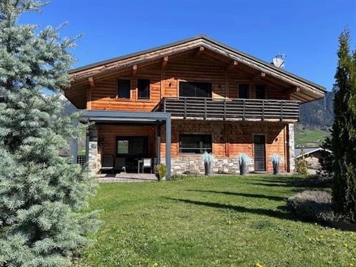 Sole Agent : Superb 4 bedroom chalet (sleeps 11) with view in Praz sur Arly (74120)