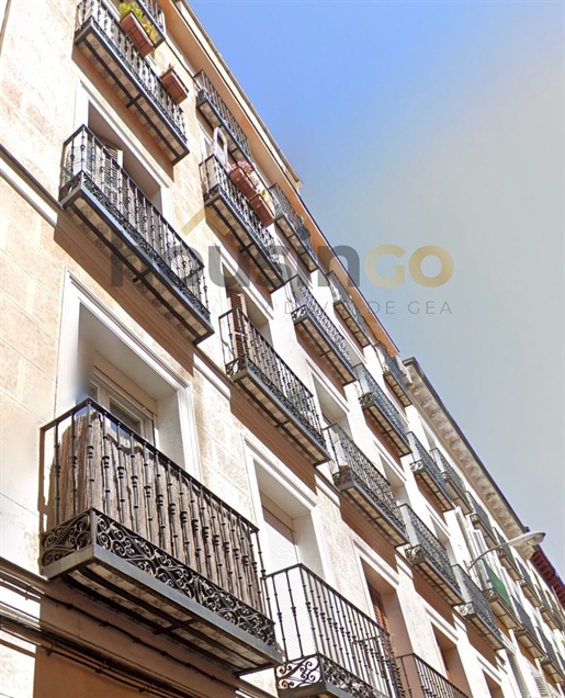 3 bedroom apartment on Calle Jesús del Valle