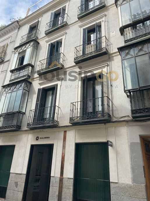 Apartment For Sale In Calle Barquillo