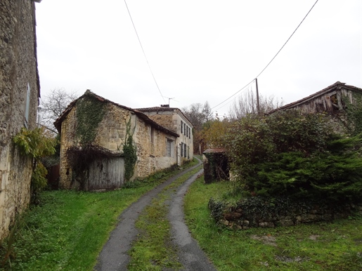 Te renoveren oud huis in de omgeving van Mareuil