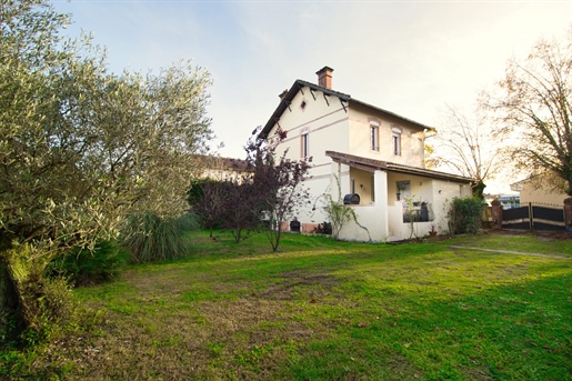 Charming house with garden and self-catering accommodation